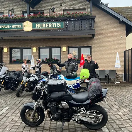 Hubertus 3*